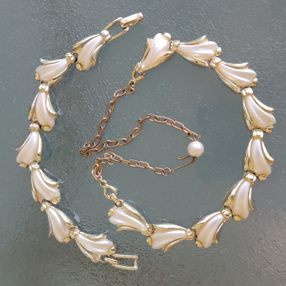 VTG  pearlized lucite set #280